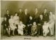 Fam. Huijbrecht Poot en Maria Dijkshoorn ca 1947<br>Staand v.l.n.r. Teunis (1929),
